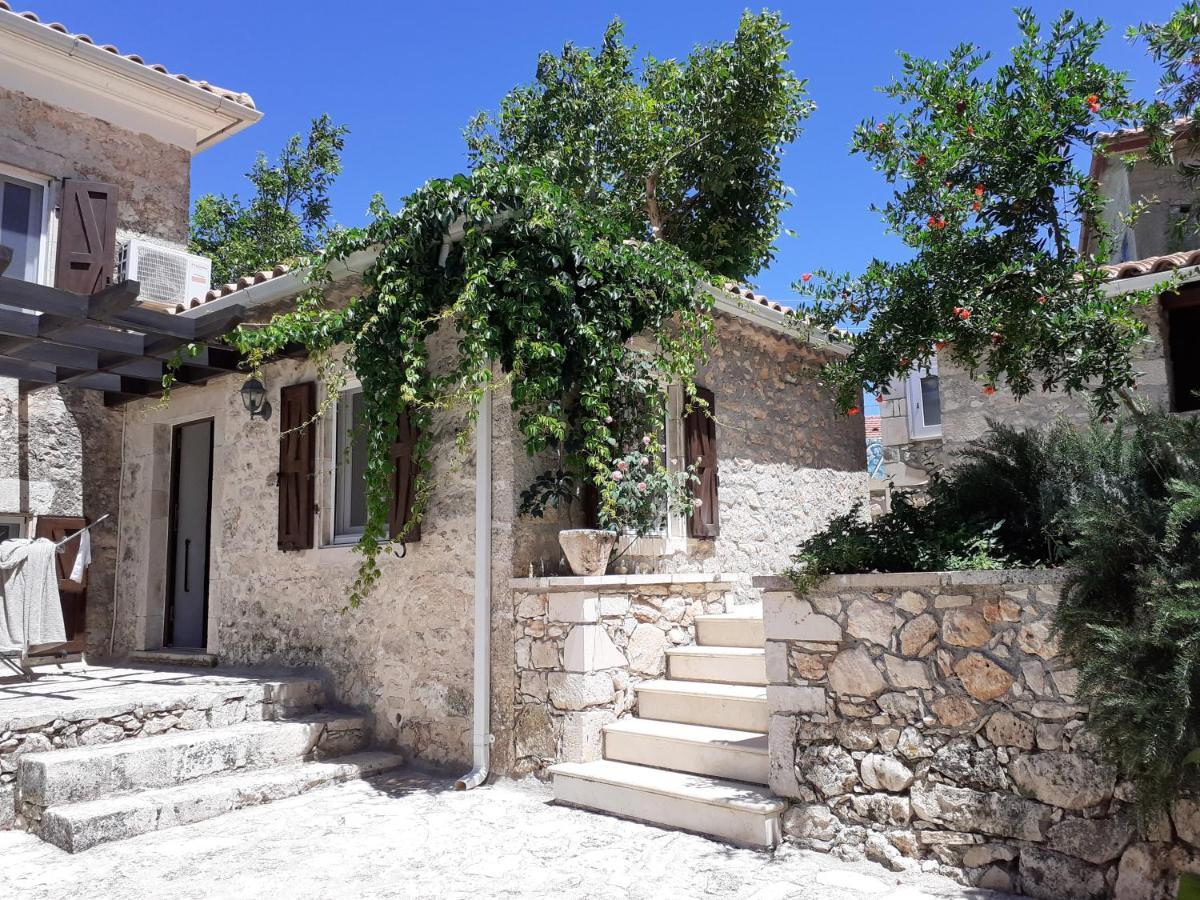 Villa Callisto- Elegant Restored Villa With Pool Yírion Eksteriør billede