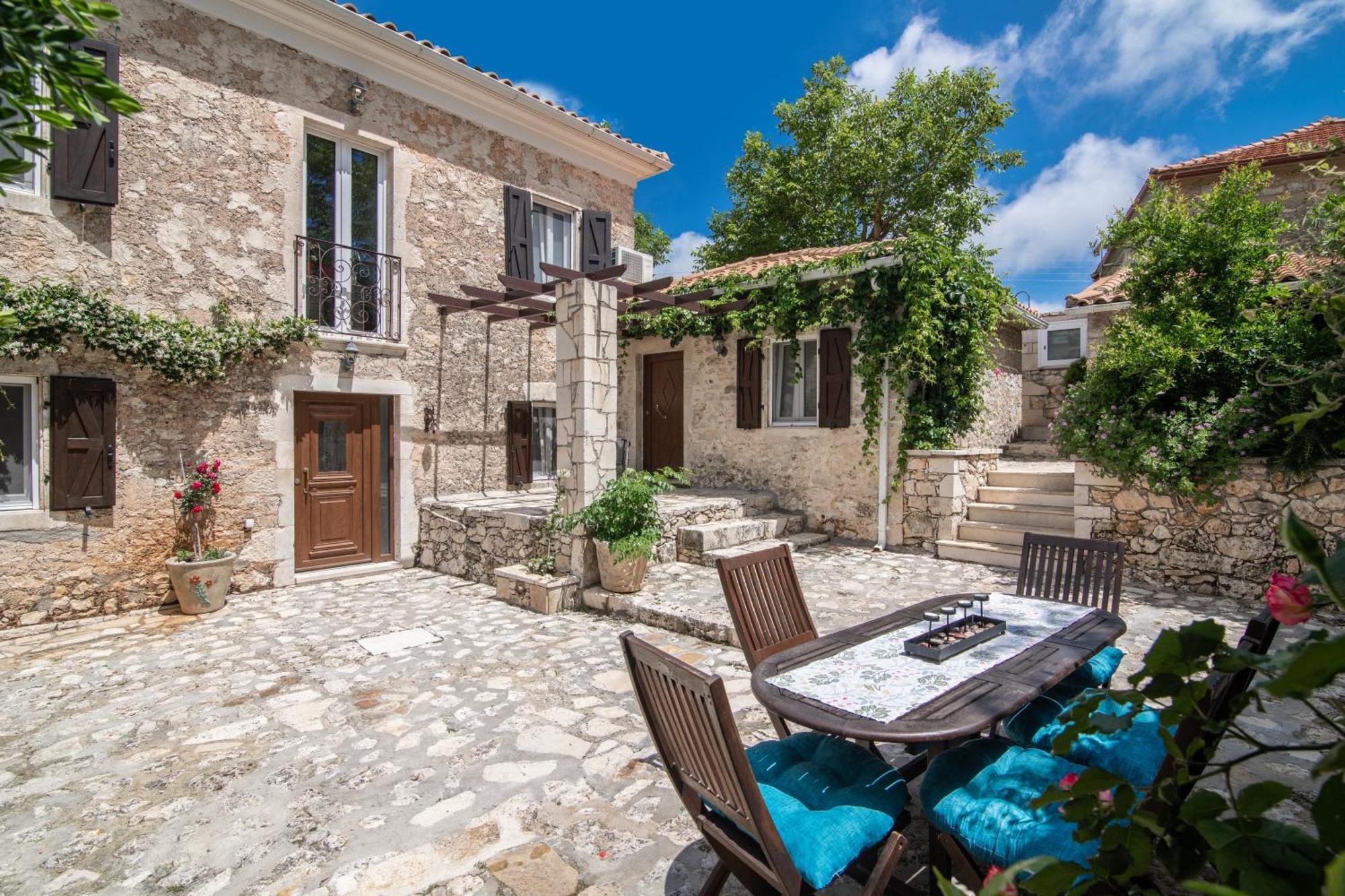 Villa Callisto- Elegant Restored Villa With Pool Yírion Eksteriør billede