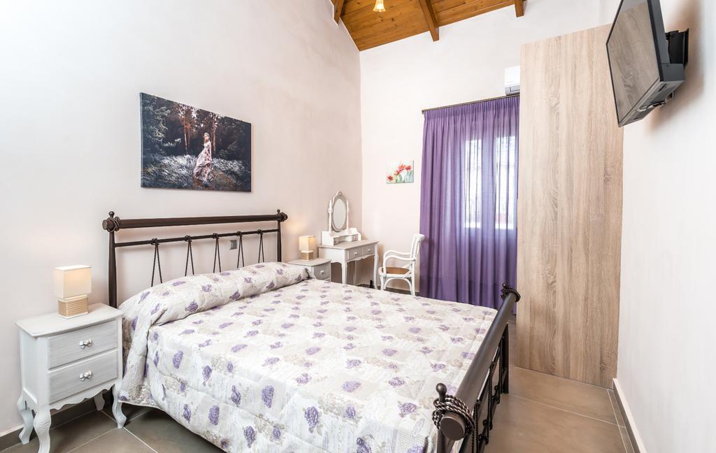 Villa Callisto- Elegant Restored Villa With Pool Yírion Eksteriør billede