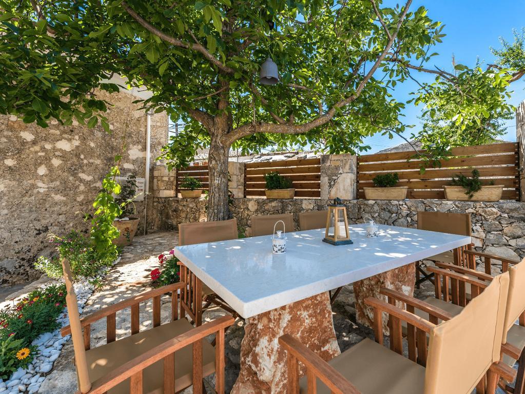 Villa Callisto- Elegant Restored Villa With Pool Yírion Eksteriør billede